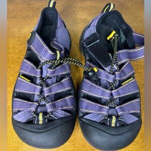KEEN purple cinch waterproof hiking sandals kids size 13